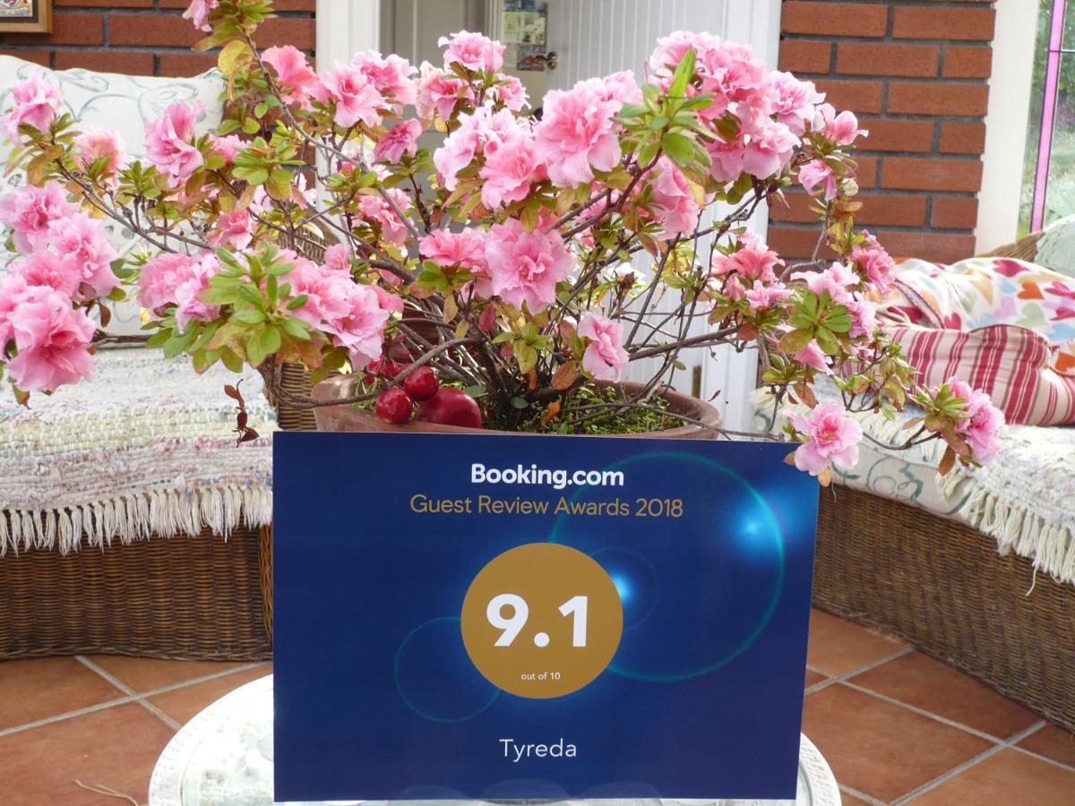 Bed and Breakfast Tyreda Ennis Exterior foto